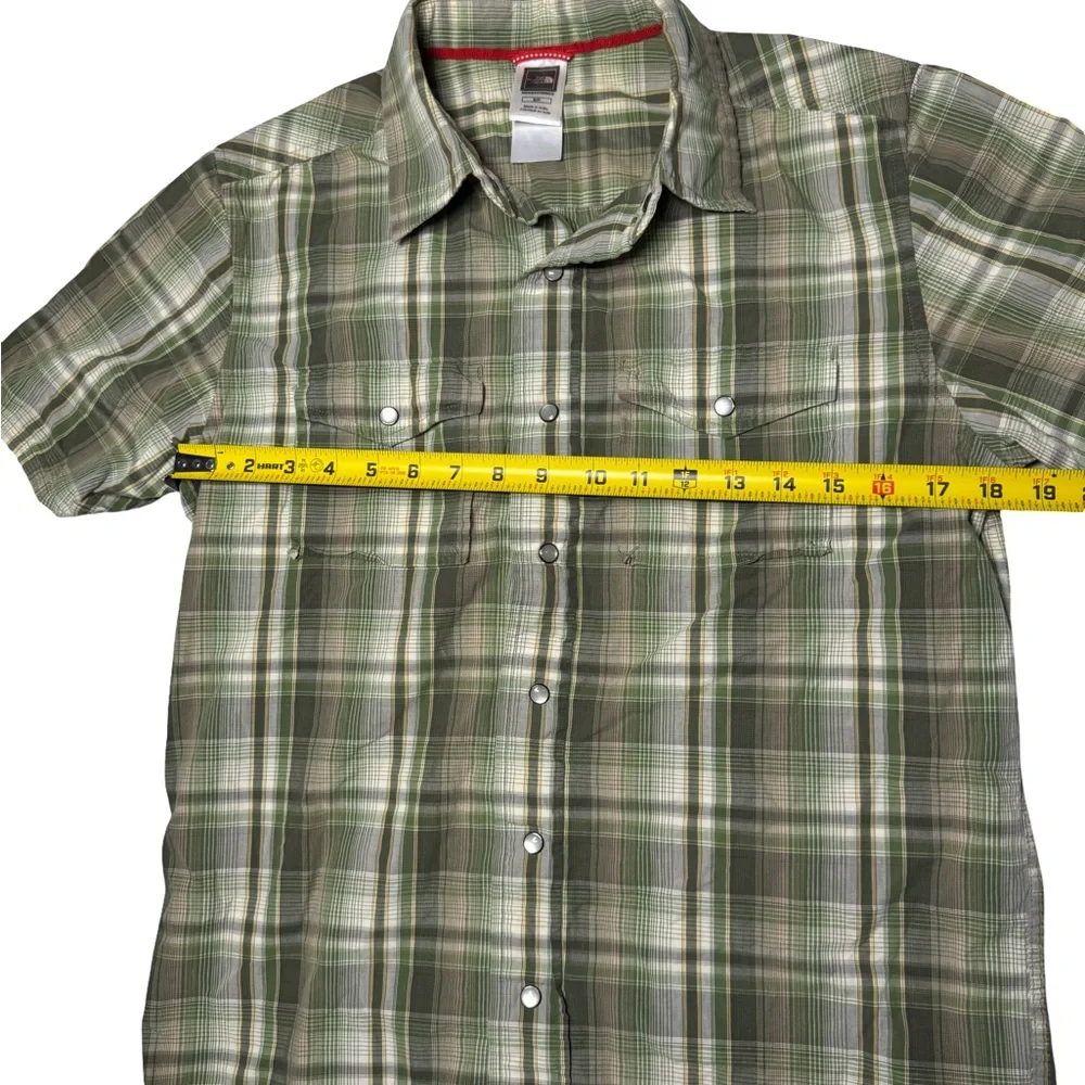 The North Face Shirt Mens Small Green Cotton Snap Buttons Plaid‎ Short Sleeve